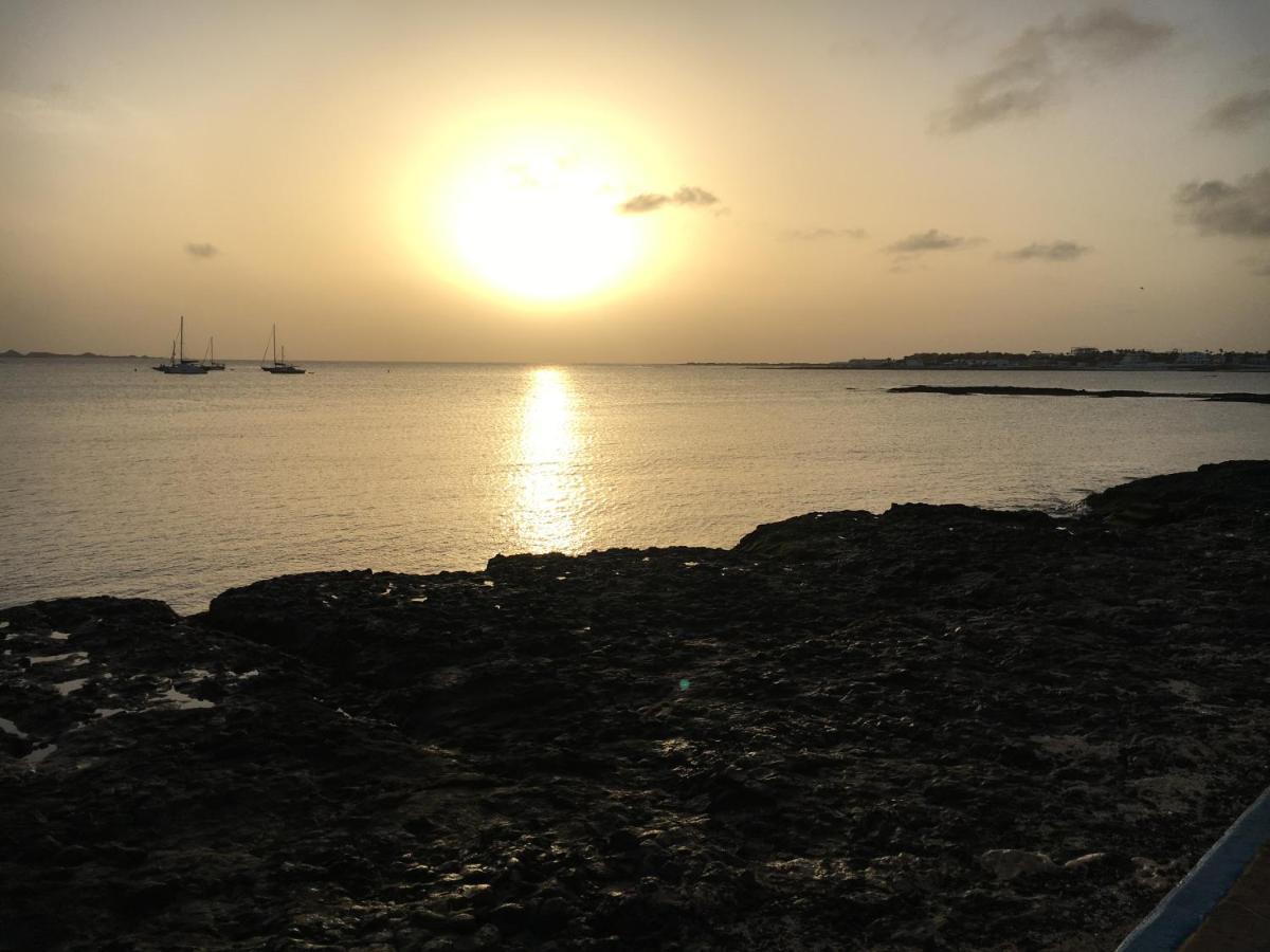 A Pousada Claro Corralejo Exterior foto